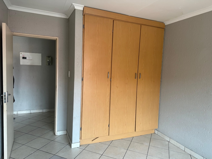 1 Bedroom Property for Sale in Rustenburg Central North West